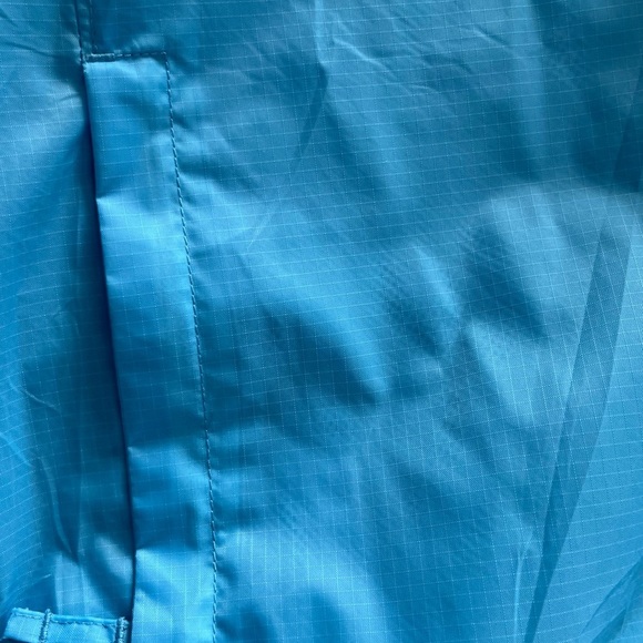 L.L Bean Waterproof Nylon Hooded Jacket (M) - Picture 5 of 11